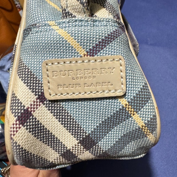 Burberry Plaid Crossbody Bag with Adjustable Strap - Picture 4 of 10